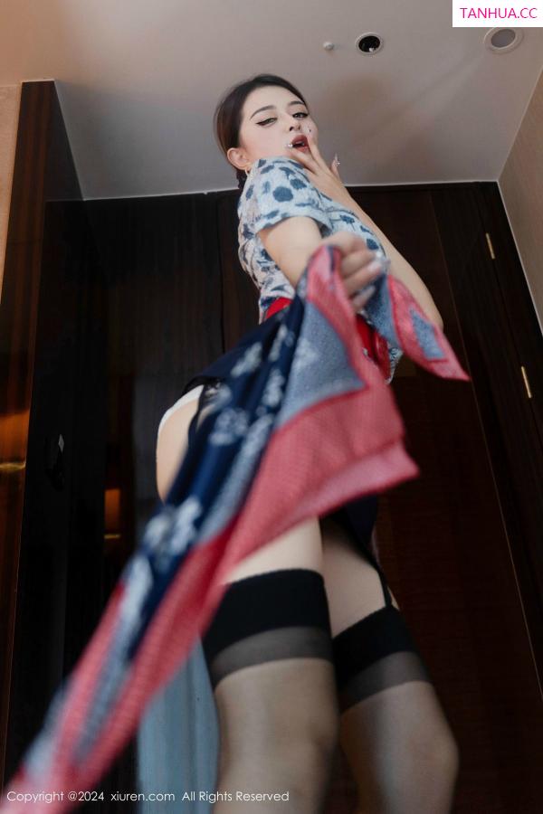   [XiuRen]高清写真图 2024.11.18 No.9459 灿宝 黑丝美腿第53张图片